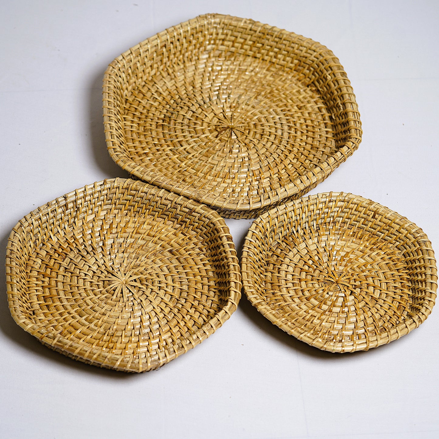 Tiwa Hexagonal Tray Set (Natural, 3 pcs) – Assam